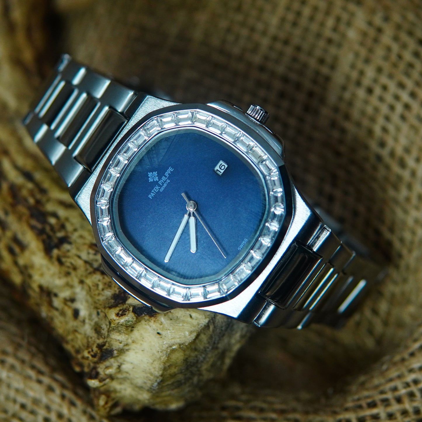 Patek Philippe Geneve Silver Watch M009