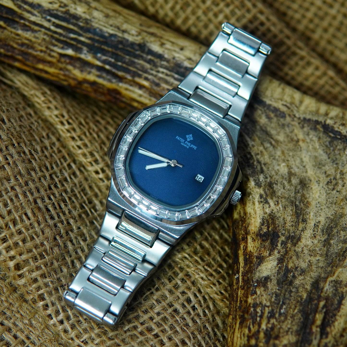Patek Philippe Geneve Silver Watch M009