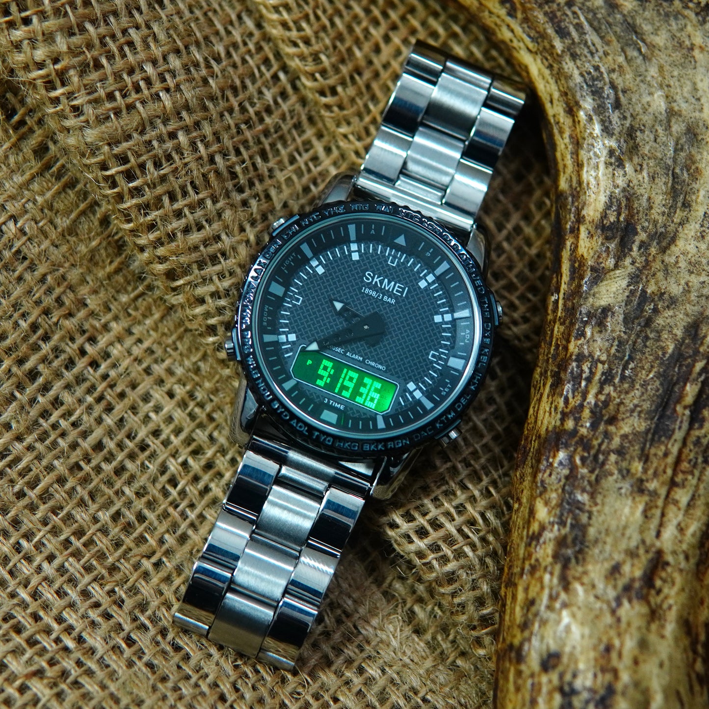 SKMEI 1898 Men’s Analog/Digital Sports Watch – STAINLESS STEEL CHAIN STRAP Watch M011