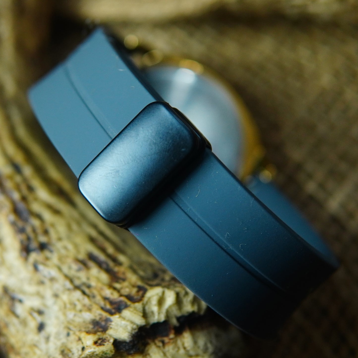 Prism Luxe - Magnet Strap series - High Quality Ultra Comfortable Straps & Finish M015