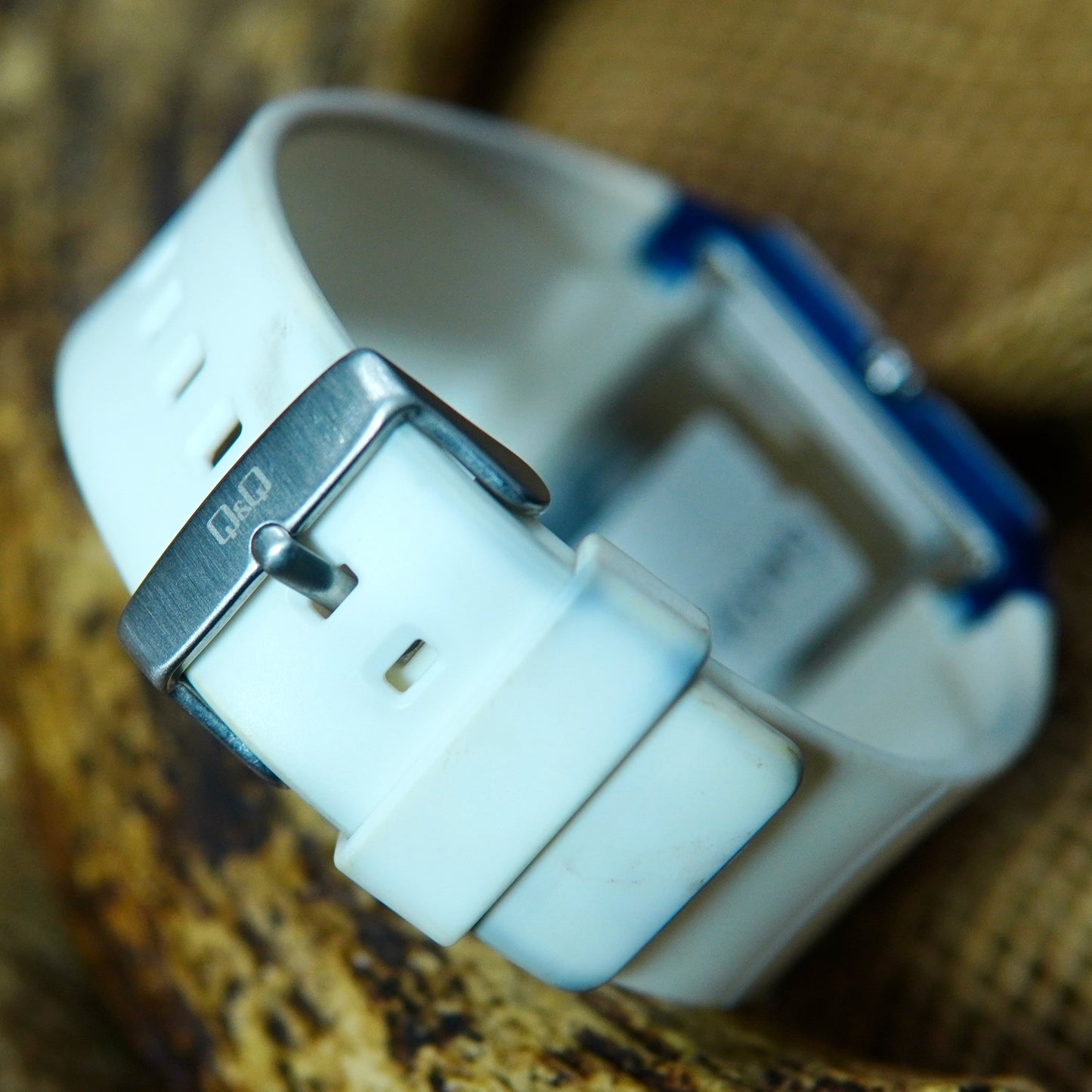 Q&Q Quartz Watch with Blue Accents Watch M021
