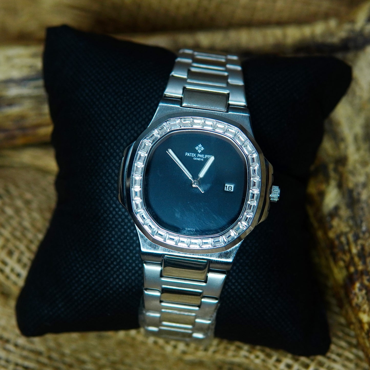 Patek Philippe Geneve Silver Watch M006